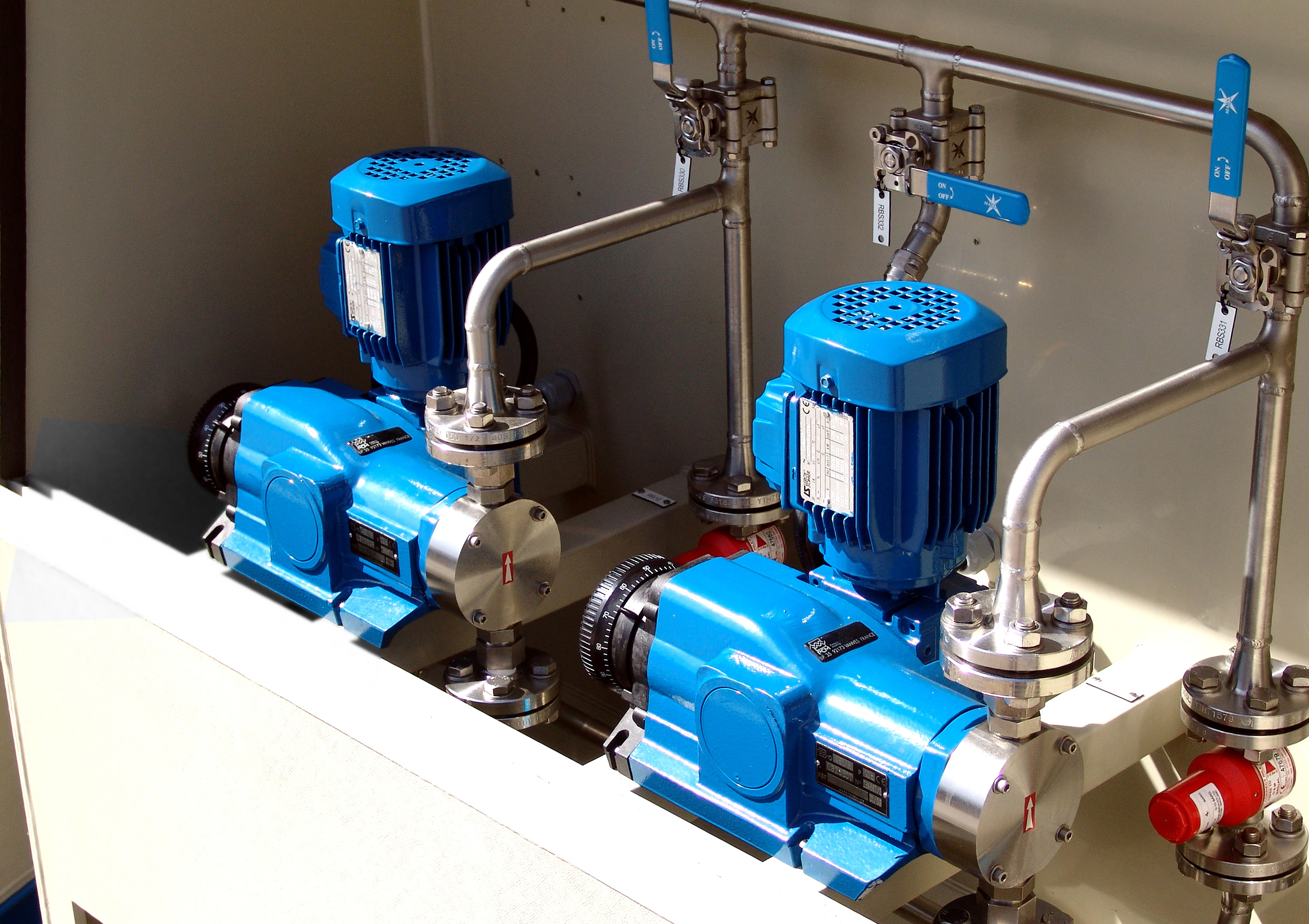 dosing pump working